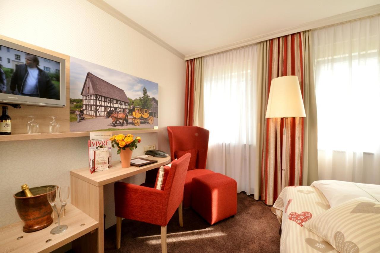 Lohmann's Romantik Hotel Gravenberg Langenfeld  Exterior foto